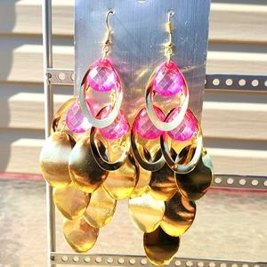 🆕️4.25" Gold Fuschia Teardrop Chandelier Earrings